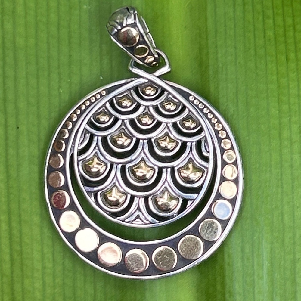 John Hardy sterling silver & 18k yellow gold two tone Naga round pendant